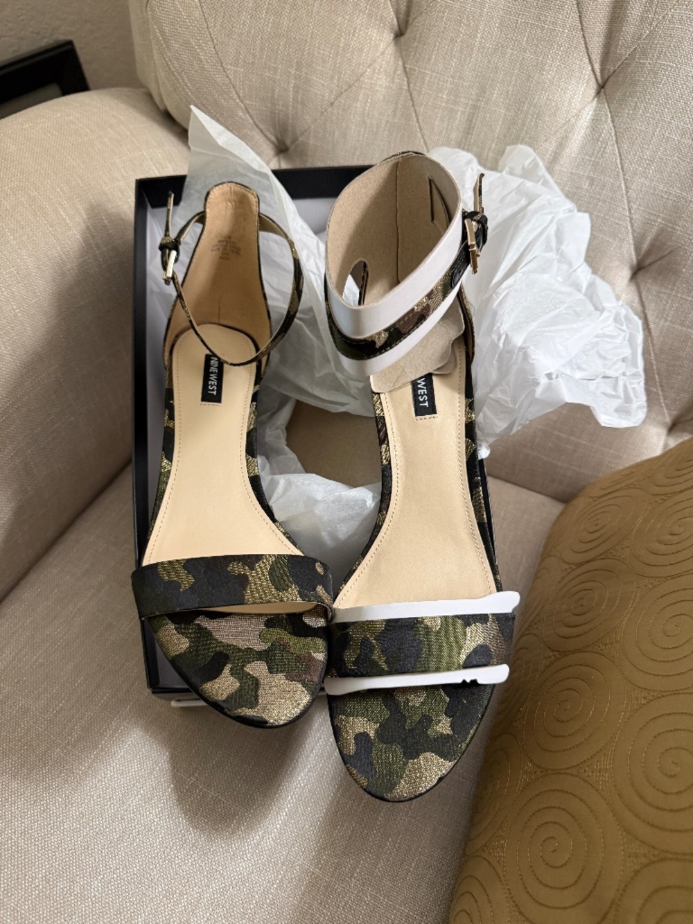 Nine West NIB Camo Sandals Size 11